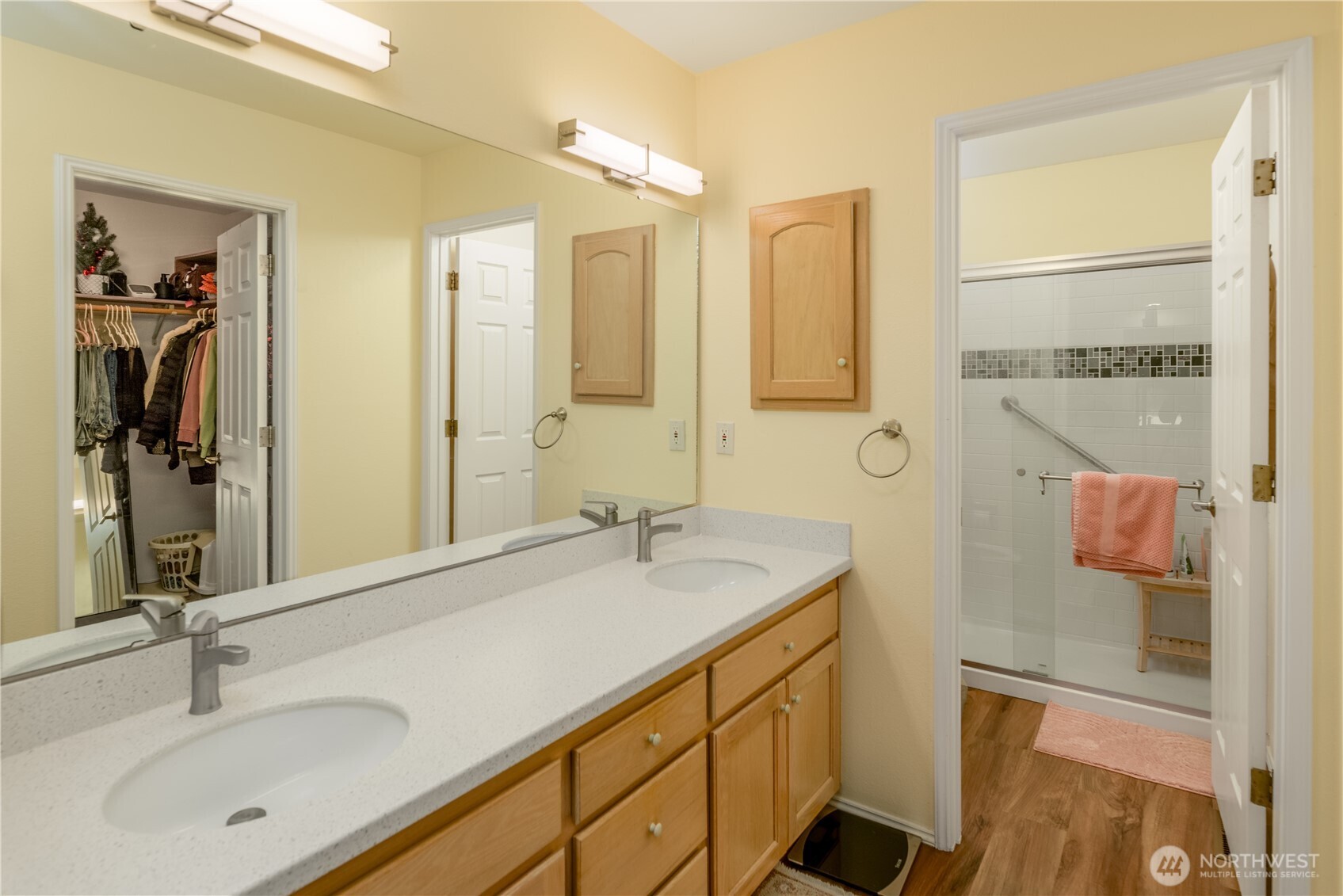 115 Fairway Drive Sequim, WA 98382 - Photo 25 of 39 a bathroom with a sink double vanity and a mirror