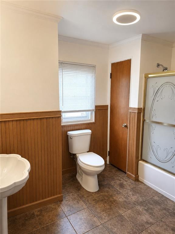 1676 Brodhead Road Coraopolis, PA 15108 - Photo 8 of 12