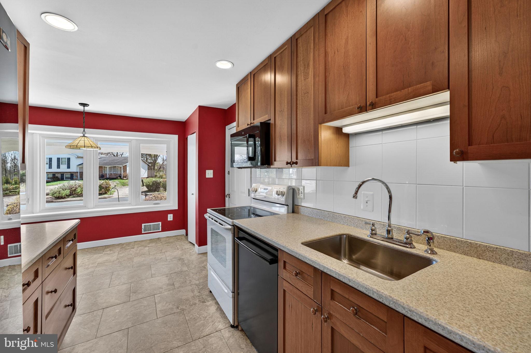 7510 Roxbury Avenue Manassas, VA 20109 - Photo 15 of 68