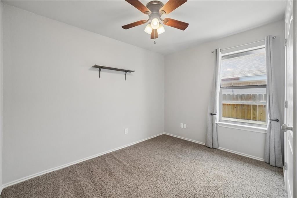 809 Rambling Court Granbury, TX 76049 - Photo 14 of 21