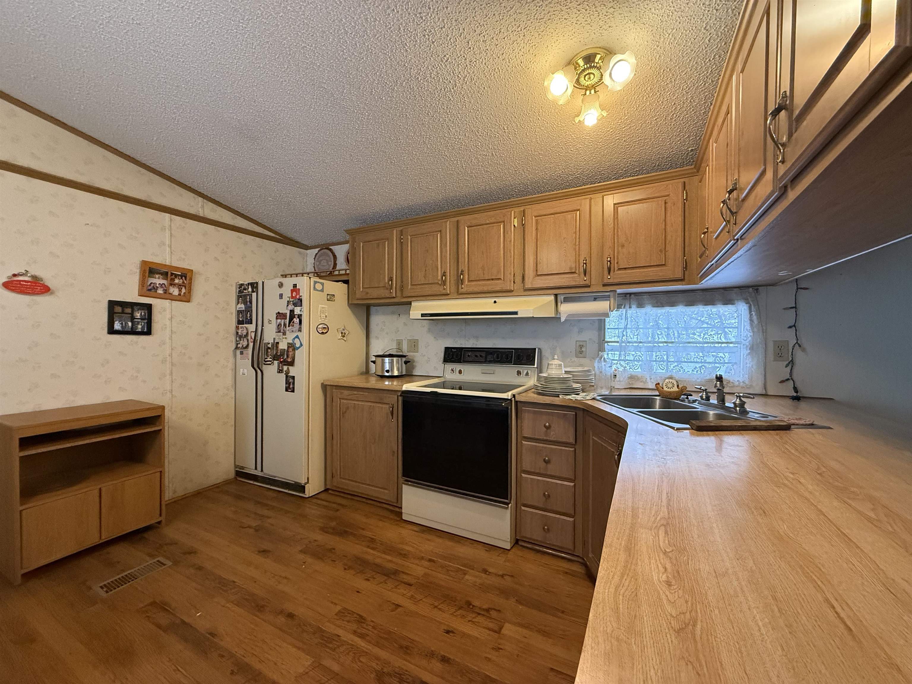 8 Old Buck Court Baraboo, WI 53913 - Photo 7 of 38