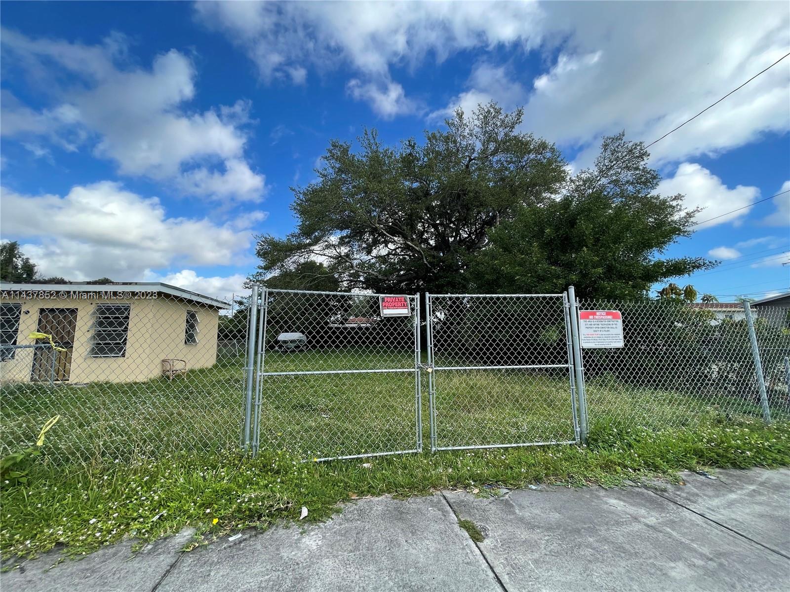 Brownsville Miami, FL 33142 - Photo 4 of 4 a view of a wooden fence