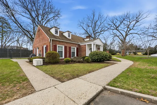 $279,900 | 41 Jamestown Drive, Unit 41, Springfield, MA 01108