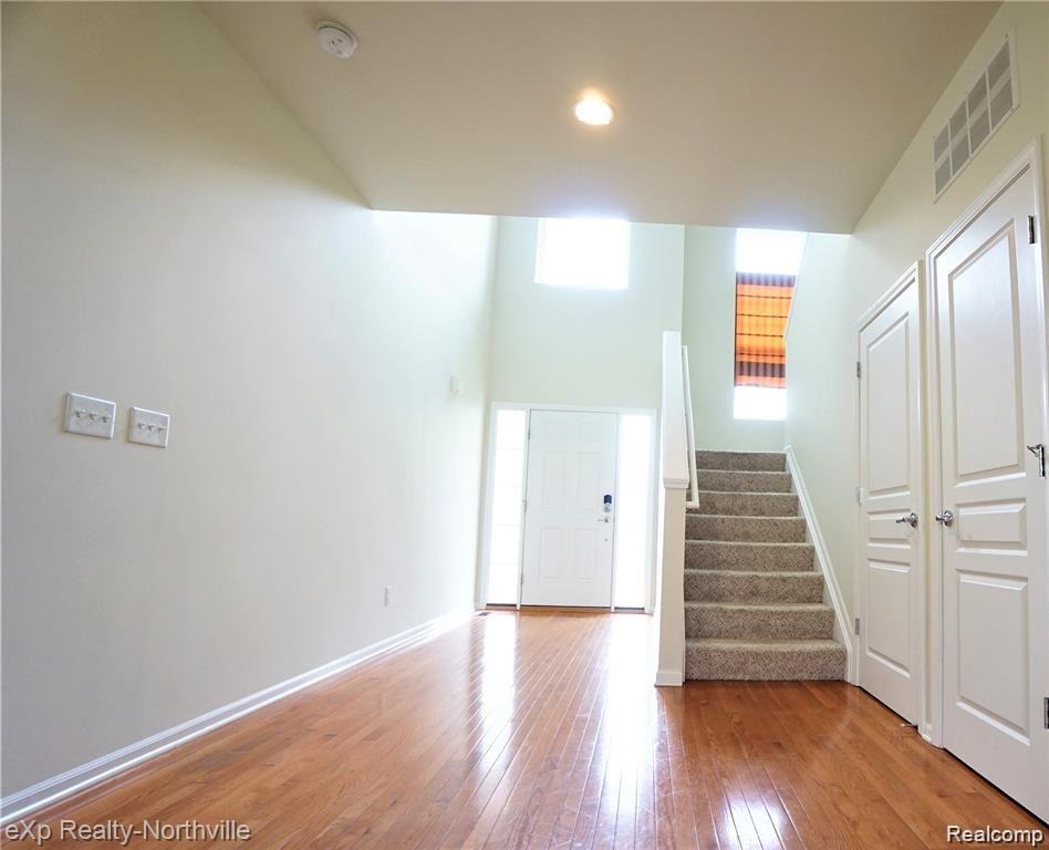 28385 Declaration Drive Novi, MI 48377 - Photo 10 of 21