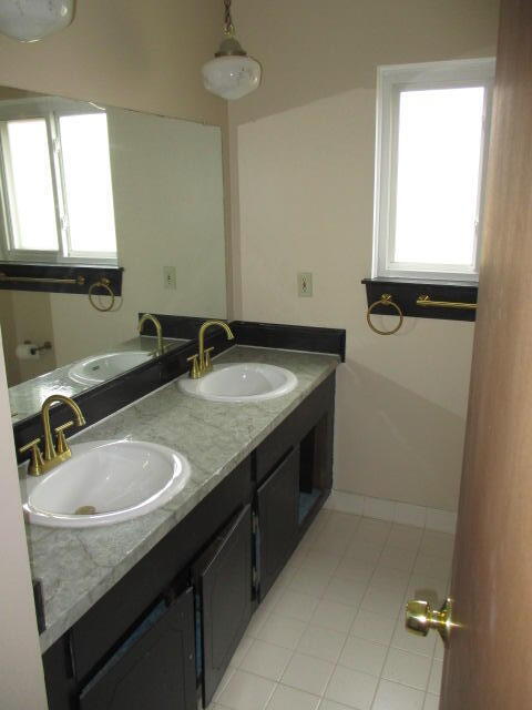 301 Buckingham Road Canton, MI 48188 - Photo 9 of 16 IMG_0167