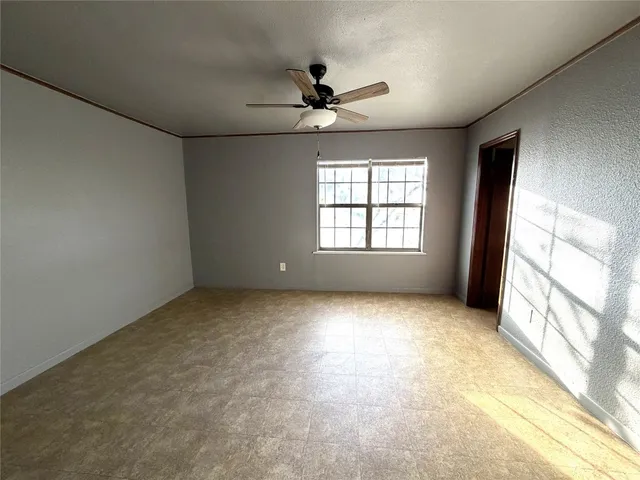 $1,394 | 530 South Guadalupe Street, Lockhart, TX 78644