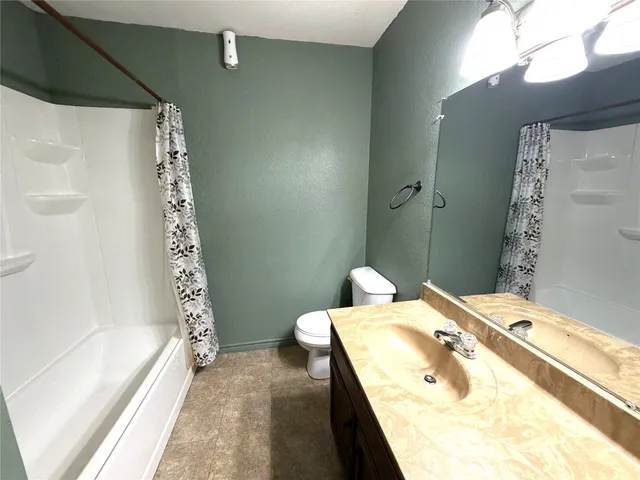 $1,394 | 530 South Guadalupe Street, Lockhart, TX 78644