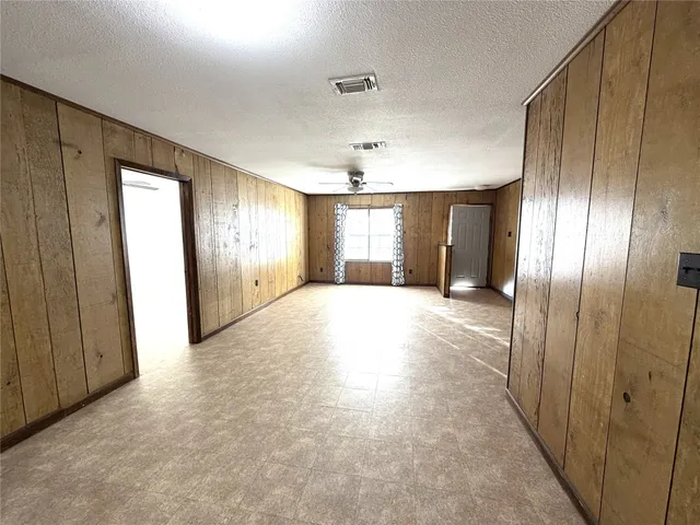 $1,394 | 530 South Guadalupe Street, Lockhart, TX 78644