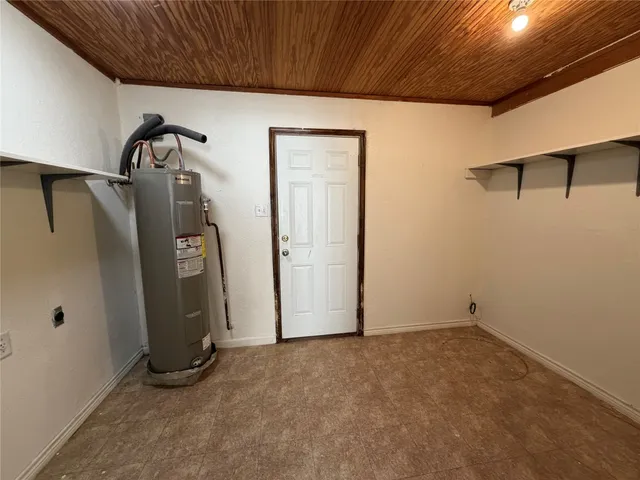 $1,394 | 530 South Guadalupe Street, Lockhart, TX 78644