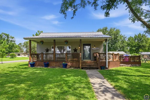 $205,000 | 331 West 8th Street, Alma, KS 66401