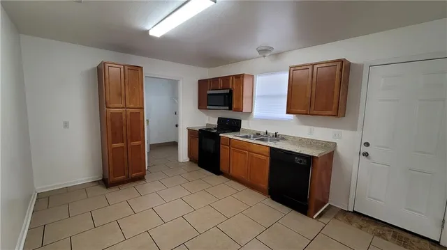 $1,400 | 204 5th Street, Chalmette, LA 70043