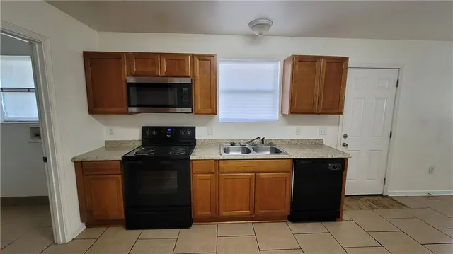 $1,400 | 204 5th Street, Chalmette, LA 70043