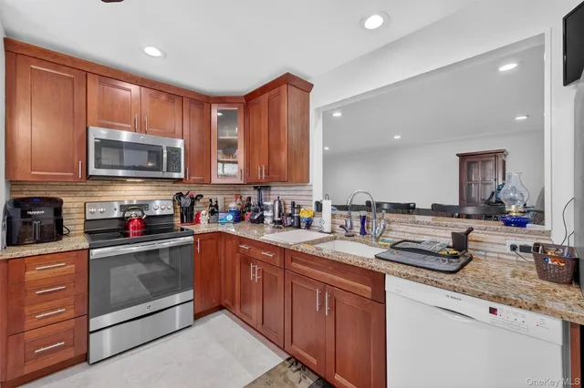 $315,000 | 3105 Village Drive, Brewster, NY 10509