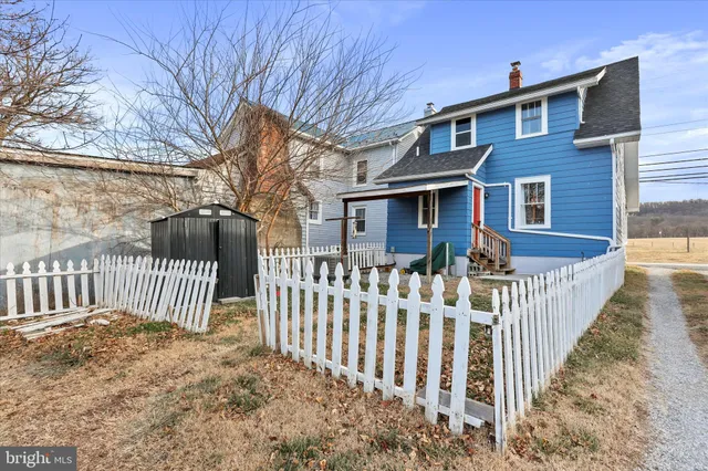 a view of a building entrance