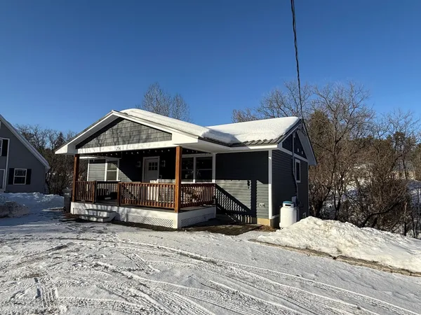 $289,500 | 256 York Street, Lyndon, VT 05851