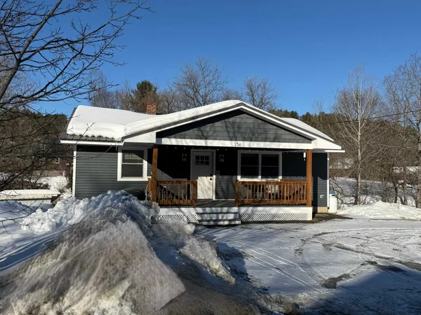 $289,500 | 256 York Street, Lyndon, VT 05851