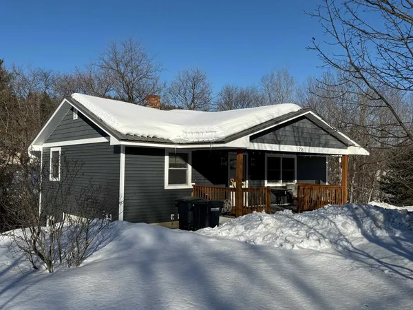 $289,500 | 256 York Street, Lyndon, VT 05851