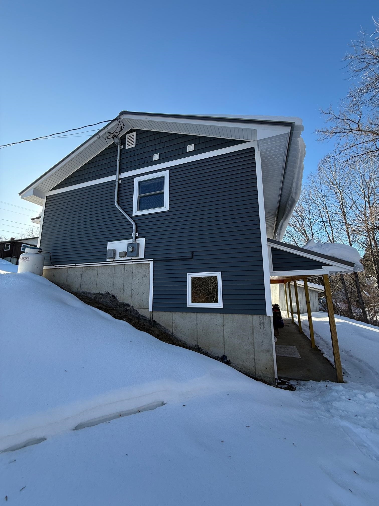 256 York Street Lyndon, VT 05851 - Photo 9 of 47