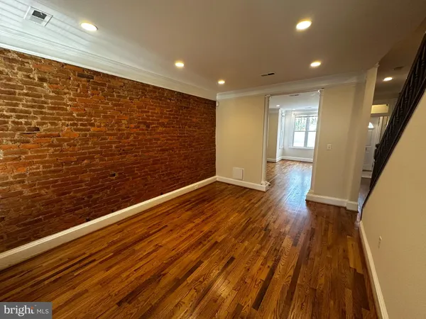 $3,850 | 1215 I Street Northeast, Washington, DC 20002