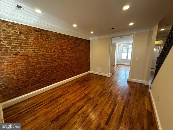 $3,850 | 1215 I Street Northeast, Washington, DC 20002