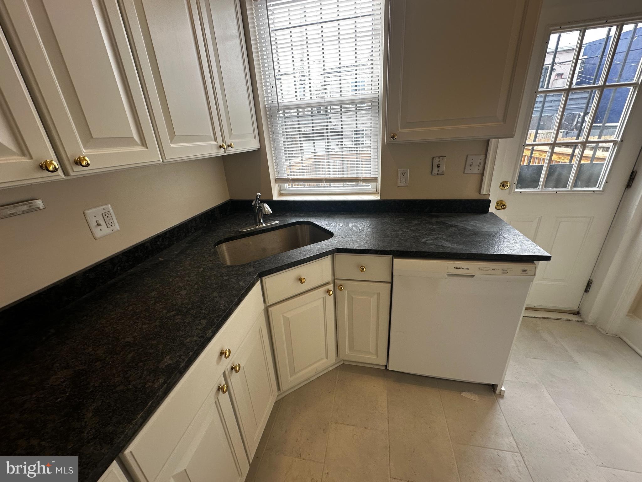 1215 I Street Northeast Washington, DC 20002 - Photo 7 of 30