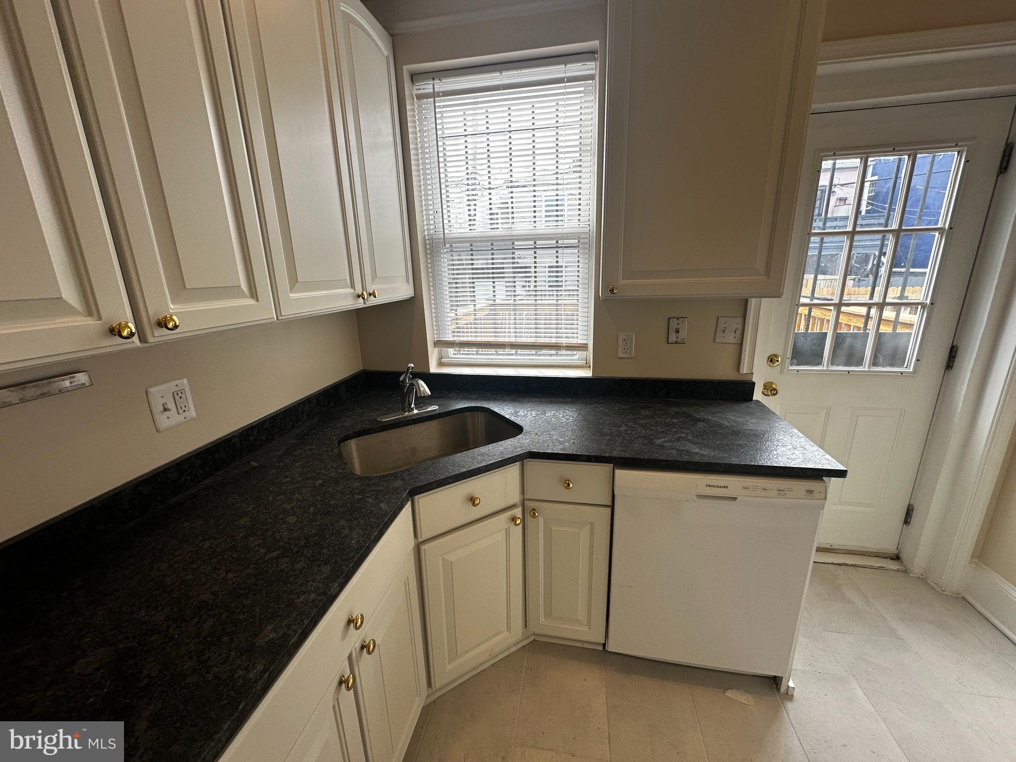 1215 I Street Northeast Washington, DC 20002 - Photo 8 of 30