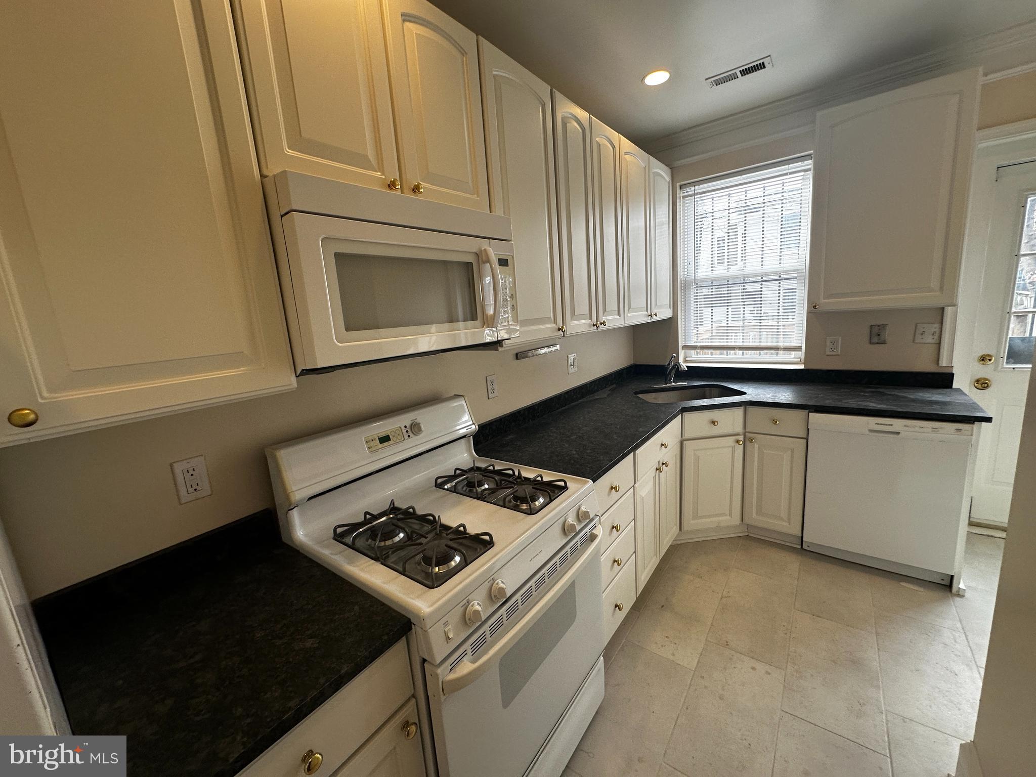 1215 I Street Northeast Washington, DC 20002 - Photo 9 of 30