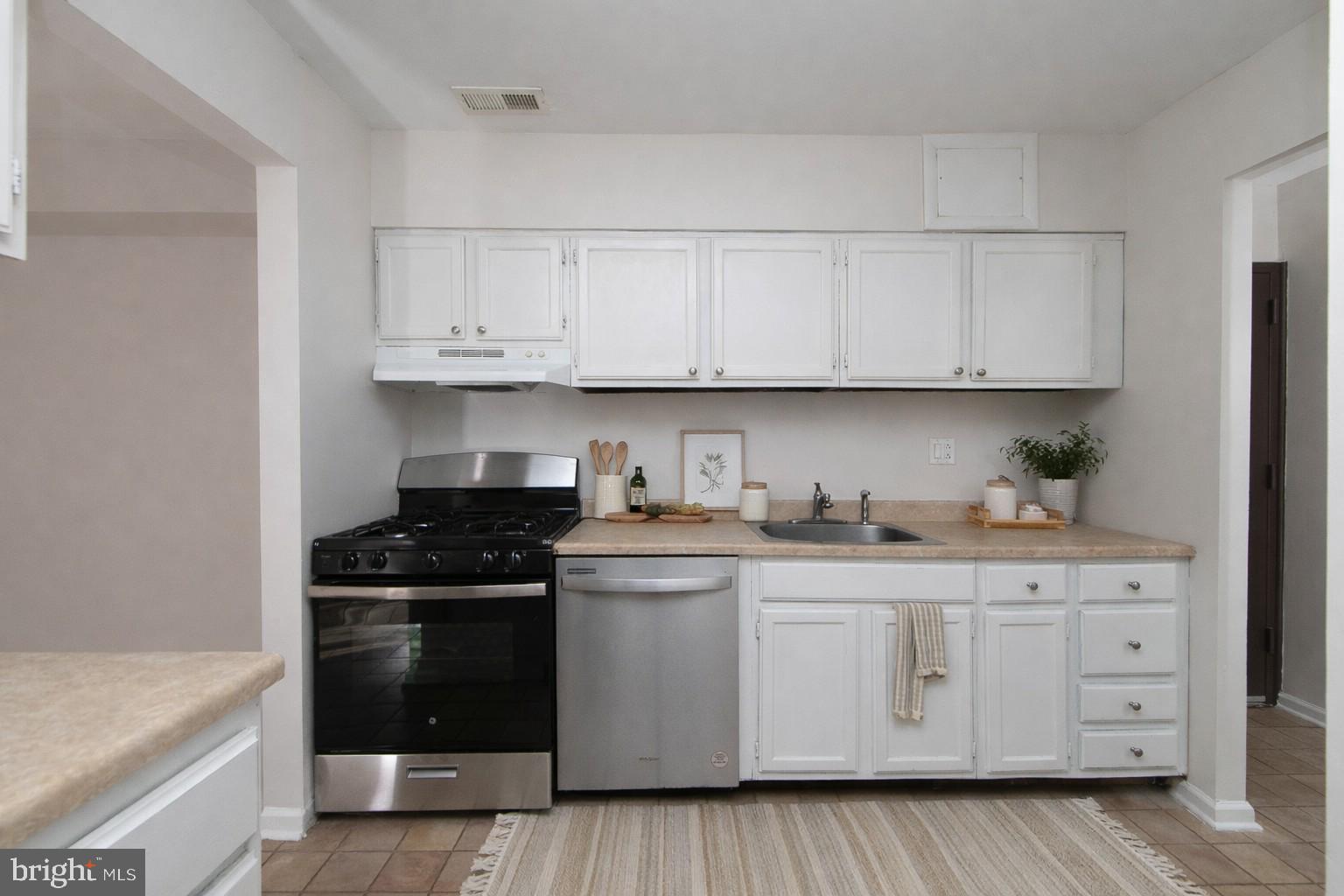 125 Echelon Road Voorhees, NJ 08043 - Photo 11 of 25