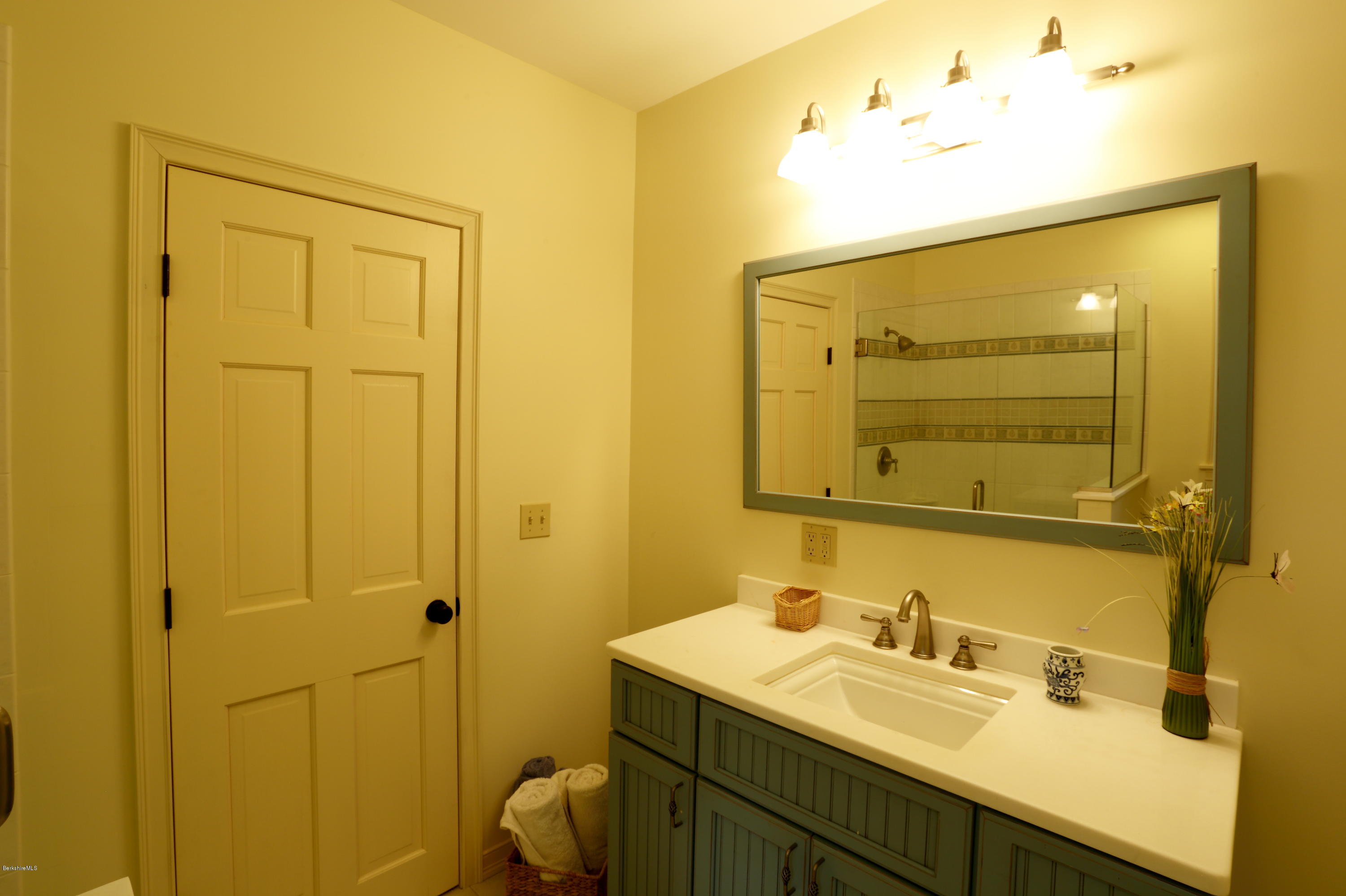 73 East New Lenox Road Pittsfield, MA 01201 - Photo 12 of 25 2014-05-23 15.01.41