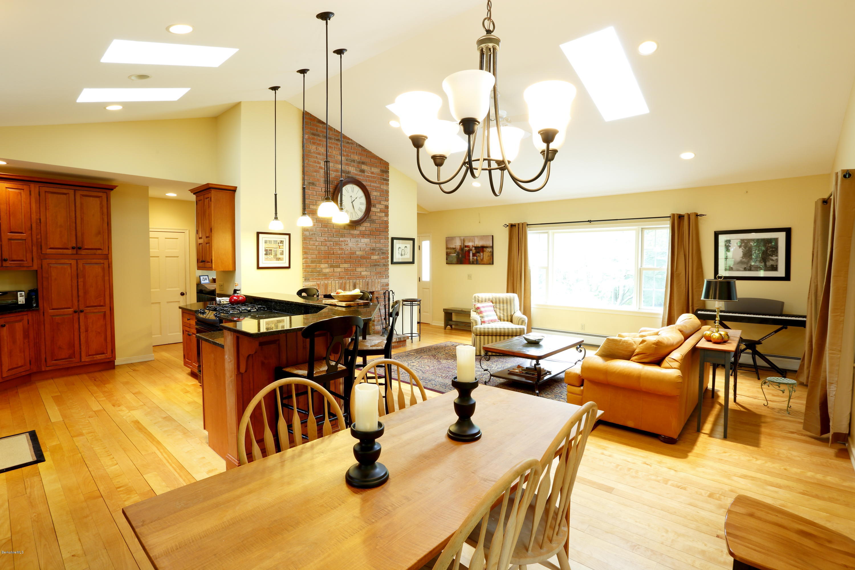 73 East New Lenox Road Pittsfield, MA 01201 - Photo 7 of 25 2014-05-23 14.25.59