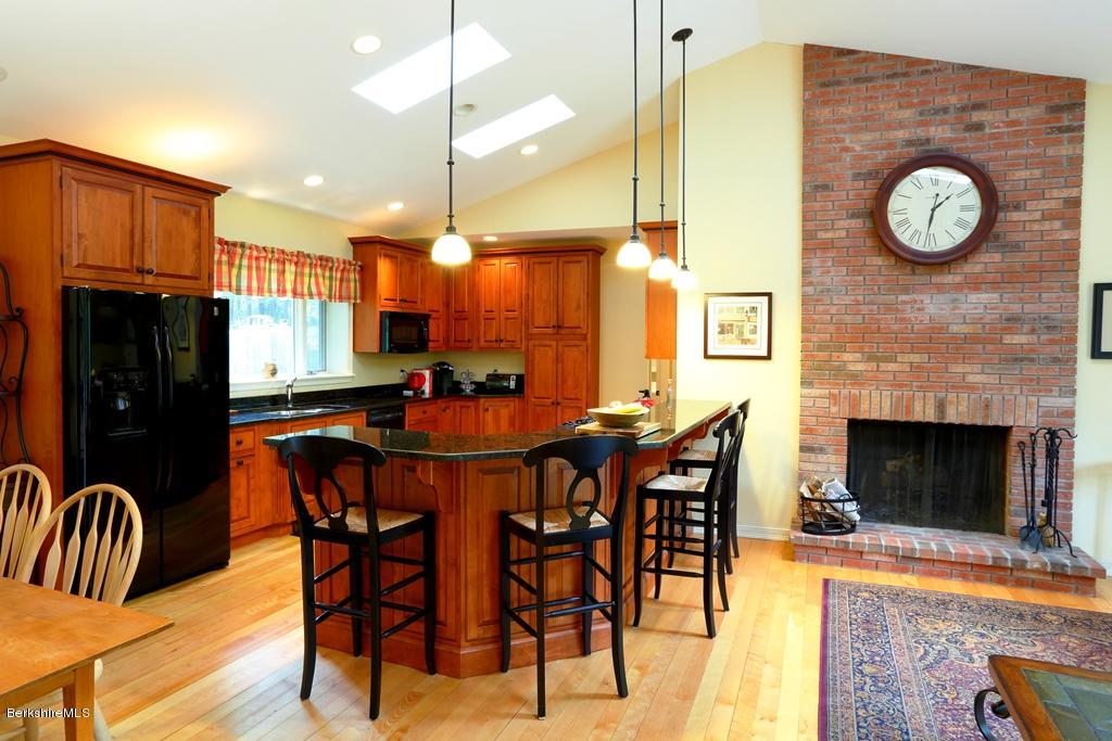 73 East New Lenox Road Pittsfield, MA 01201 - Photo 9 of 25 2014-05-23 14.31.05