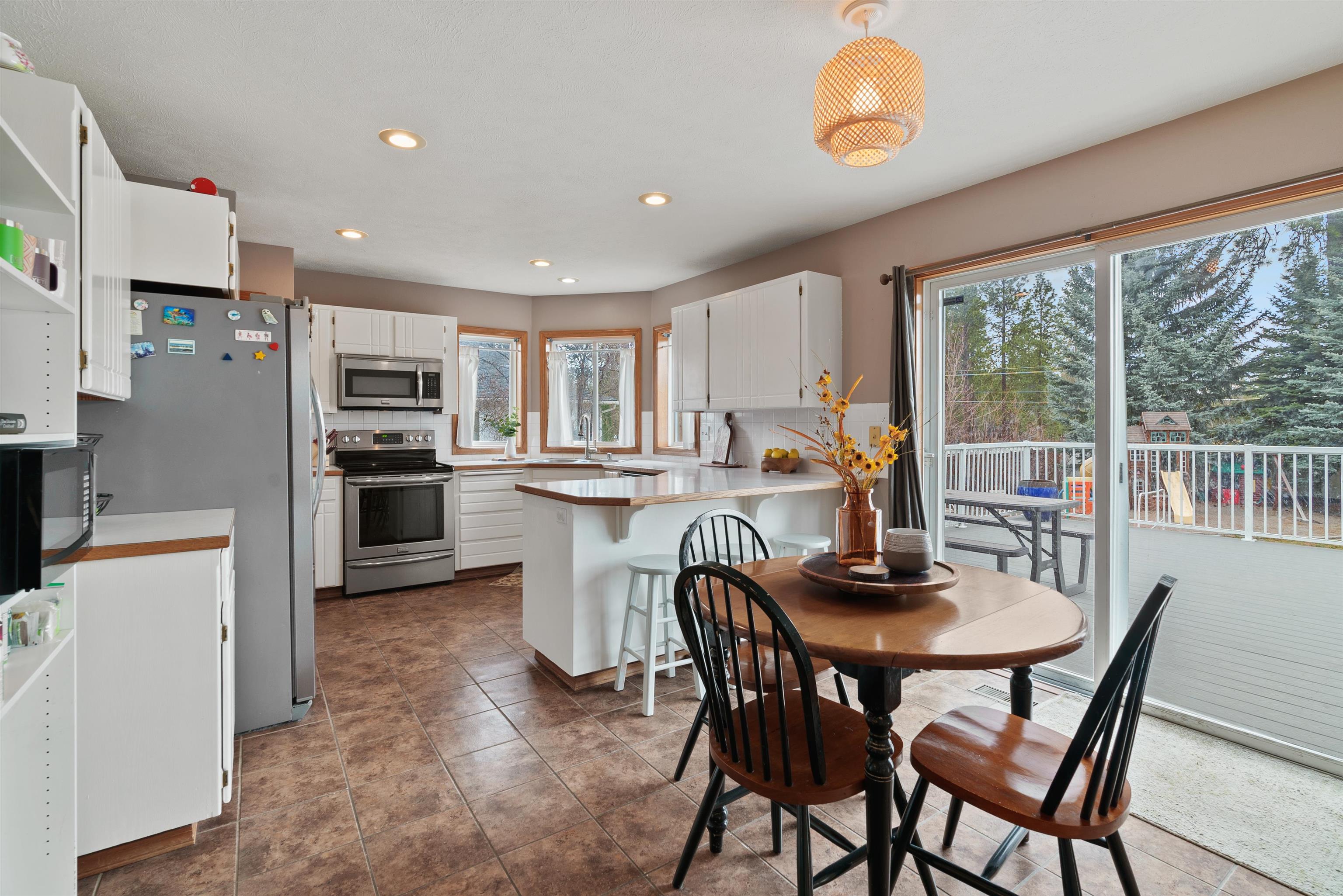 4712 East Winfield Court Mead, WA 99021 - Photo 7 of 27