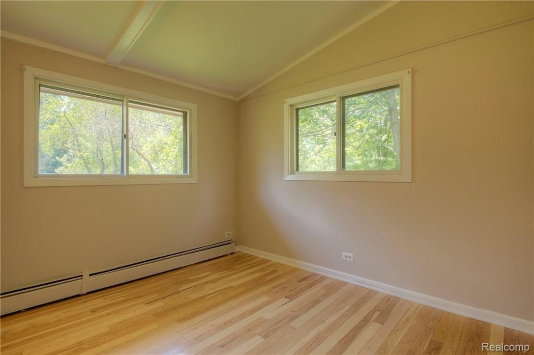 47046 Maben Road Canton, MI 48187 - Photo 18 of 32 17 Bed2.jpg
