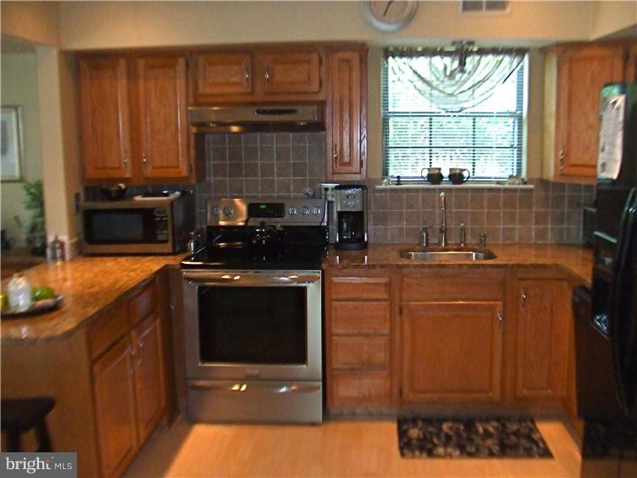 127 Abbey Road Voorhees, NJ 08043 - Photo 1 of 15 Kitchen