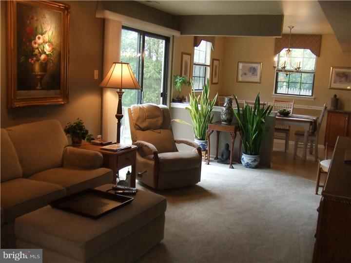 127 Abbey Road Voorhees, NJ 08043 - Photo 4 of 15 Family Room