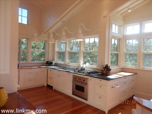 98 Pocha Road Edgartown, MA 02539 - Photo 6 of 18 http://d1qzqeyxiitrap.cloudfront.net/photos/23879/600/be300daa.jpg