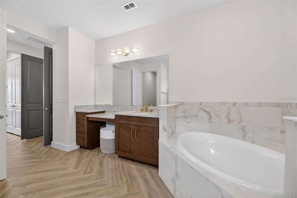 914 Signet Drive Apollo Beach, FL 33572 - Photo 33 of 100