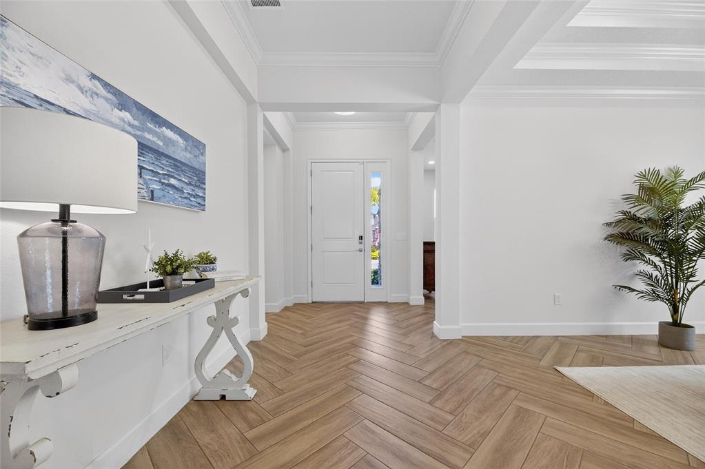 914 Signet Drive Apollo Beach, FL 33572 - Photo 10 of 100