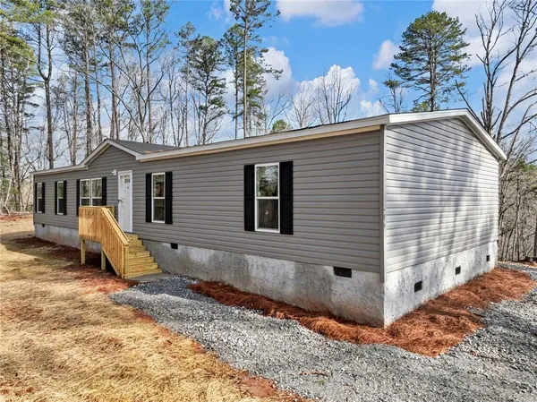 $299,900 | 7676 Pea Ridge Road, Lula, GA 30554