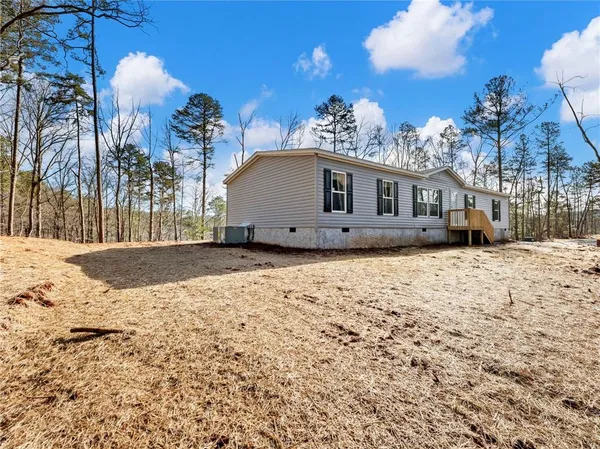 $299,900 | 7676 Pea Ridge Road, Lula, GA 30554