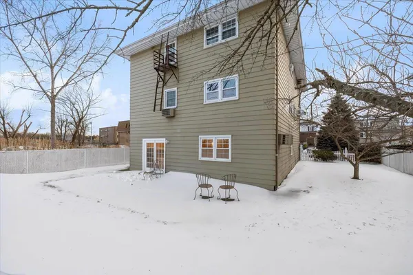 $3,050 | 22 Acorn Road, Secaucus, NJ 07094