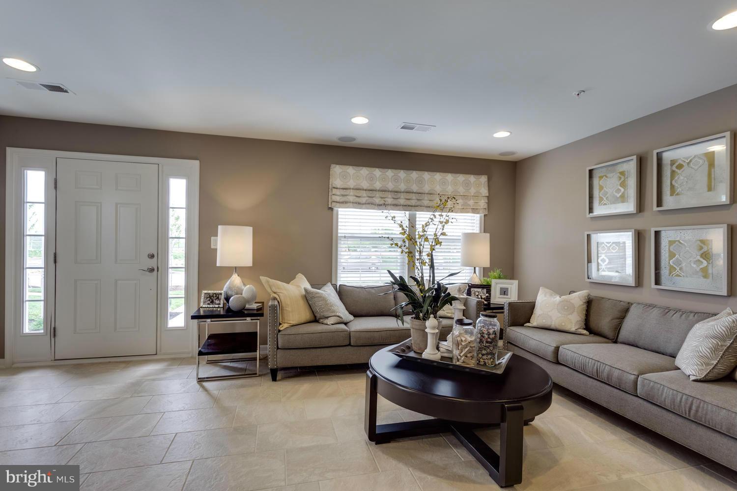 654 Blandwood Road Frederick, MD 21701 - Photo 2 of 26 Living Room