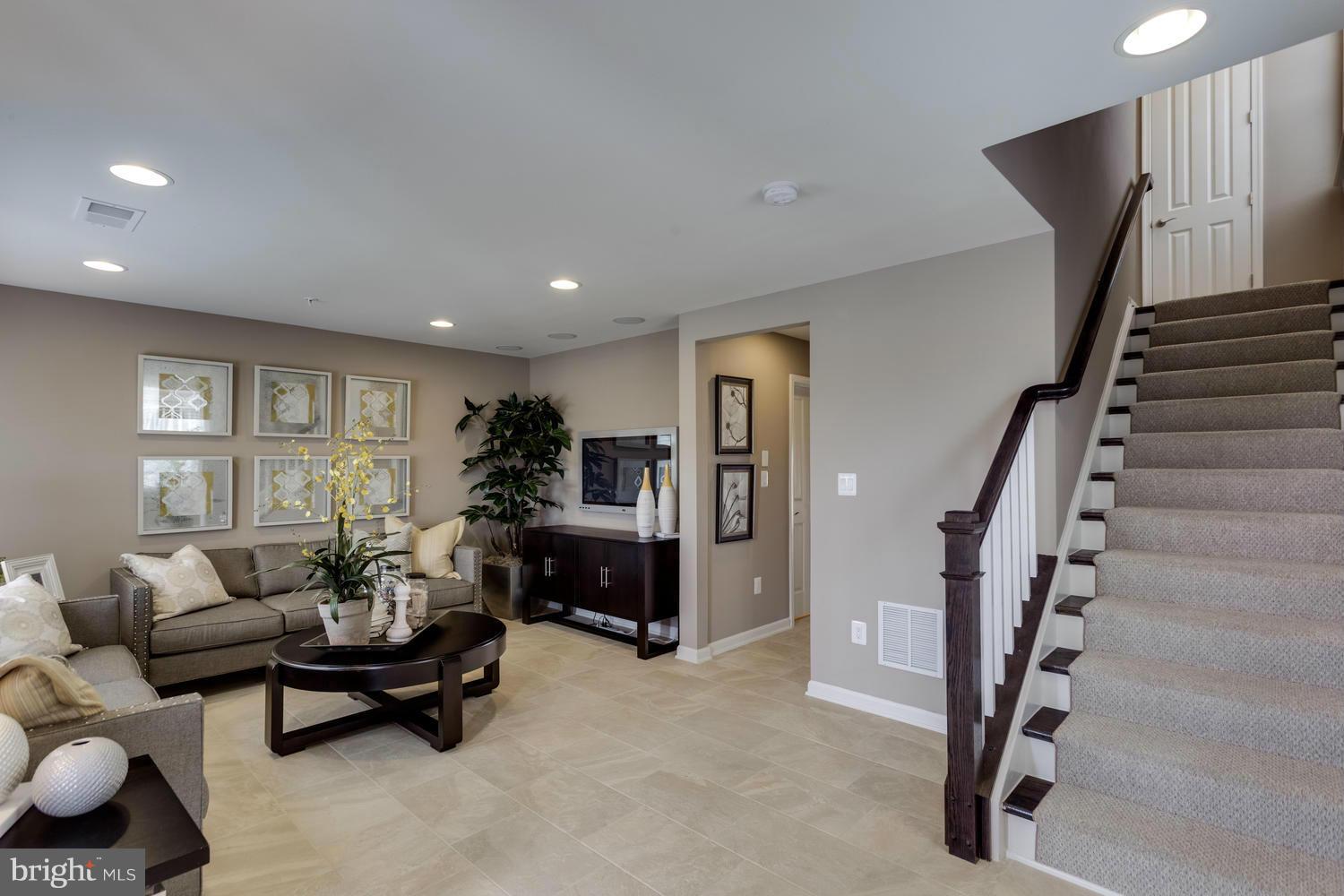 654 Blandwood Road Frederick, MD 21701 - Photo 16 of 26 Living Room