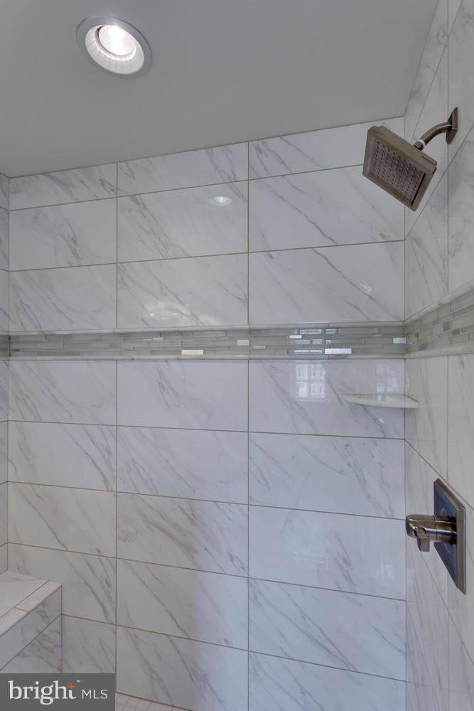 654 Blandwood Road Frederick, MD 21701 - Photo 23 of 26 Bath (Master)