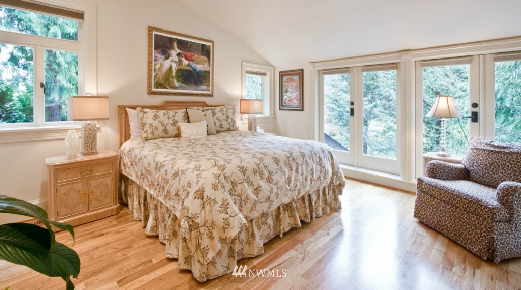 3404 Hunts Point Road Hunts Point, WA 98004 - Photo 19 of 24