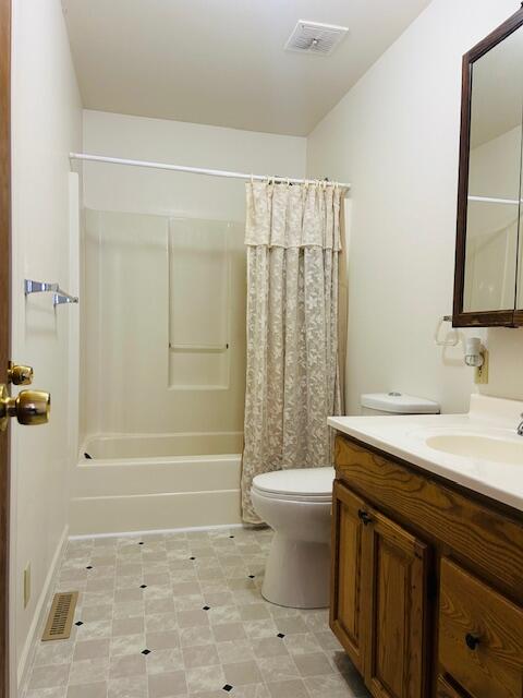 407 East Lincoln Avenue Reed City, MI 49677 - Photo 7 of 18 IMG_3362