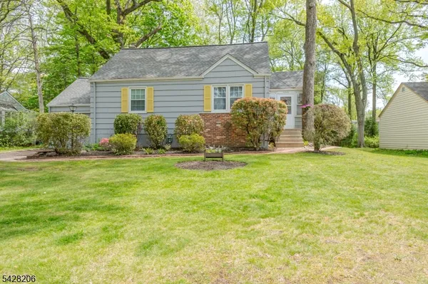 $695,000 | 2446 Hill Road, Scotch Plains, NJ 07076
