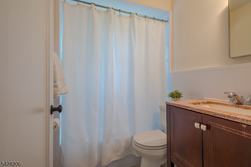 2446 Hill Road Scotch Plains, NJ 07076 - Photo 14 of 26