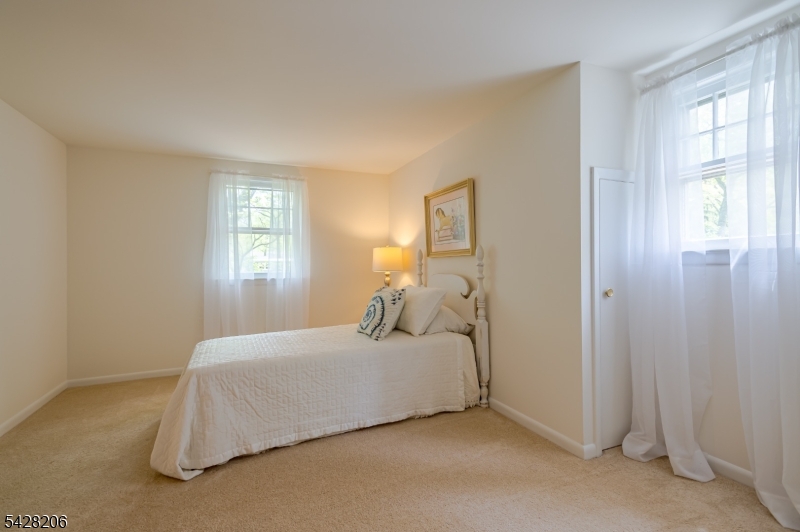 2446 Hill Road Scotch Plains, NJ 07076 - Photo 17 of 26