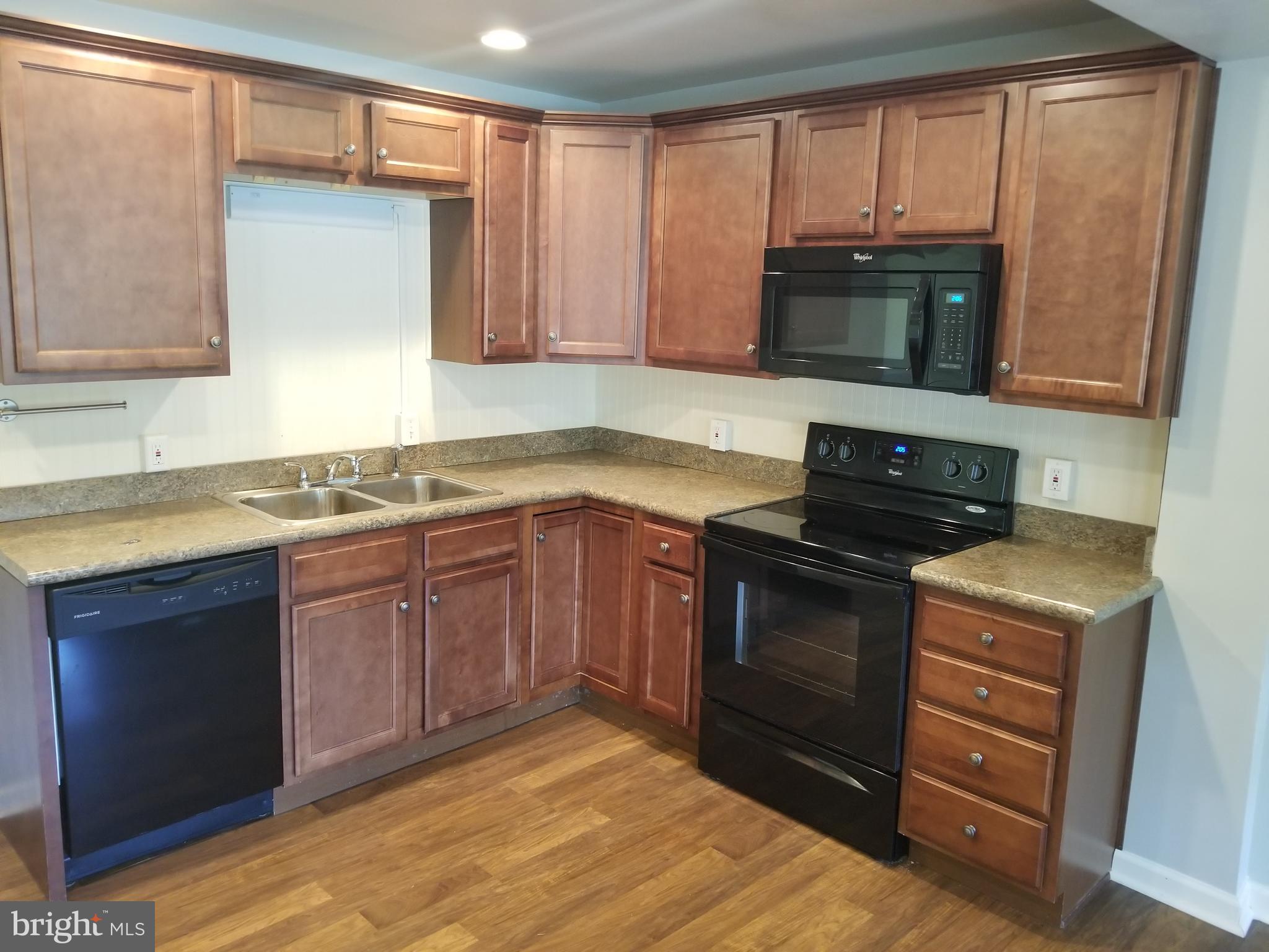 655 South Chiques Road Manheim, PA 17545 - Photo 5 of 24